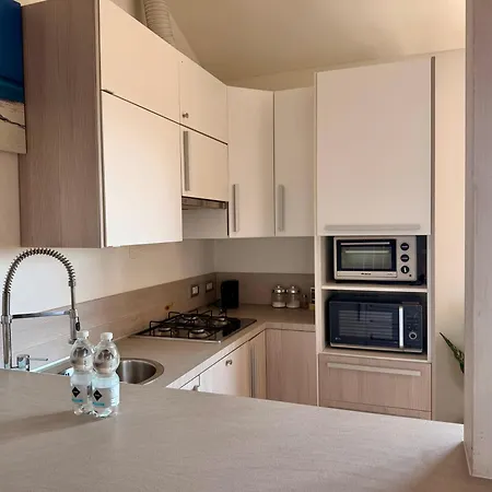 Sky View - 2 Mins From The Arena Apartment *